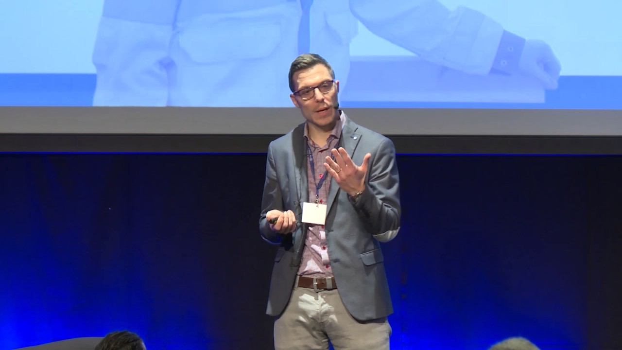 Leveraging Field Data From The Connected Digital Construction Worker - Henrik Fälldin
